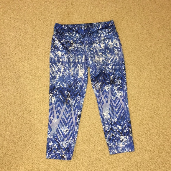 Workout Capris - Picture 1 of 4